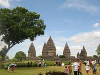 Candi Prambanan dan legenda Roro Jonggrang (Ari Es/dtraveler) Candi Prambanan dan legenda Roro Jonggrang (Ari Es/dtraveler)