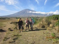 Awal perjalanan menuju puncak Rinjani lewat jalur Sembalun, Lombok Awal perjalanan menuju puncak Rinjani lewat jalur Sembalun, Lombok