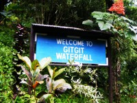 Saat tiba di pintu masuk, Anda akan menjumpai papan selamat datang ini (triptourism.com) Saat tiba di pintu masuk, Anda akan menjumpai papan selamat datang ini (triptourism.com)