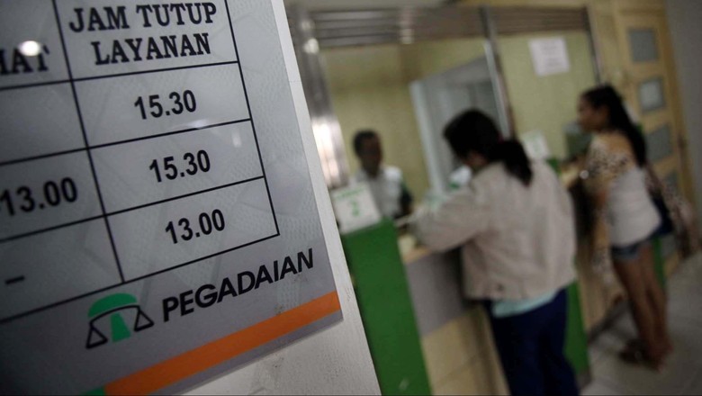 Ramai-ramai Gadai Perhiasan Sebelum Ramadan Ramai-ramai Gadai Perhiasan Sebelum Ramadan