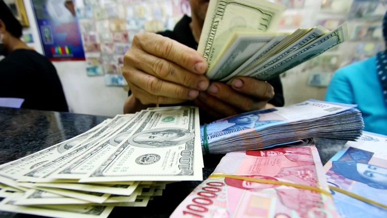 Rupiah Terus Menguat Lawan Dolar AS Rupiah Terus Menguat Lawan Dolar AS