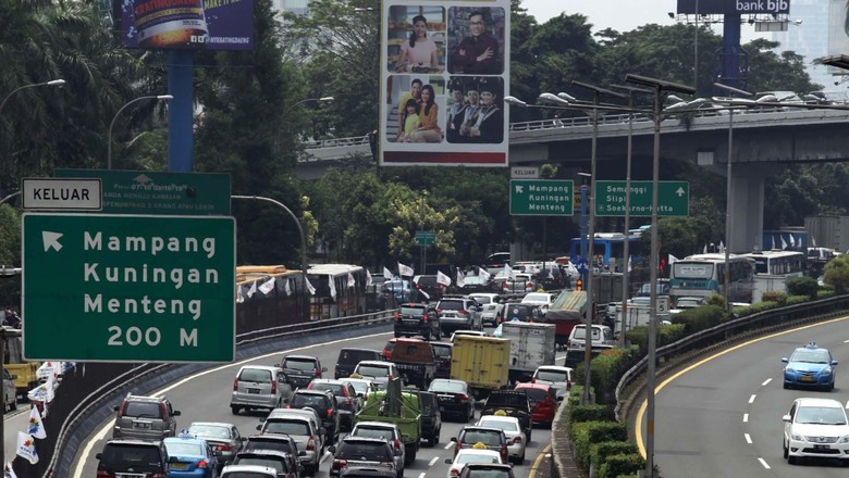 Tarif 18 Ruas Tol Akan Naik Tahun Ini Tarif 18 Ruas Tol Akan Naik Tahun Ini