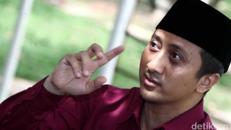 Doa Yusuf Mansur untuk Izhar yang Meninggal Saat Salat di Tebet Doa Yusuf Mansur untuk Izhar yang Meninggal Saat Salat di Tebet
