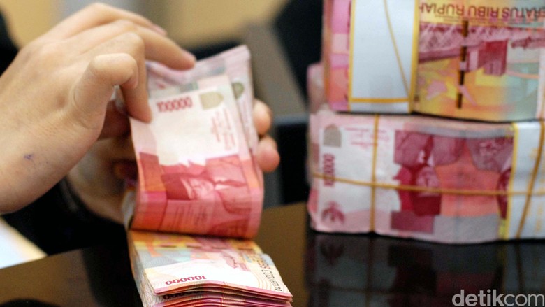 Bunga Deposito Terus Turun, Tapi Bunga Kredit Masih Tinggi Bunga Deposito Terus Turun, Tapi Bunga Kredit Masih Tinggi