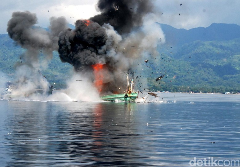 TNI AL Pimpin Rapat Koordinasi Pemberantasan Illegal Fishing TNI AL Pimpin Rapat Koordinasi Pemberantasan Illegal Fishing