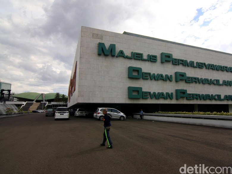 Ini Alasan DPR Bakal Sosialisasikan Revisi UU Polri-KPK-Kejaksaan Ini Alasan DPR Bakal Sosialisasikan Revisi UU Polri-KPK-Kejaksaan