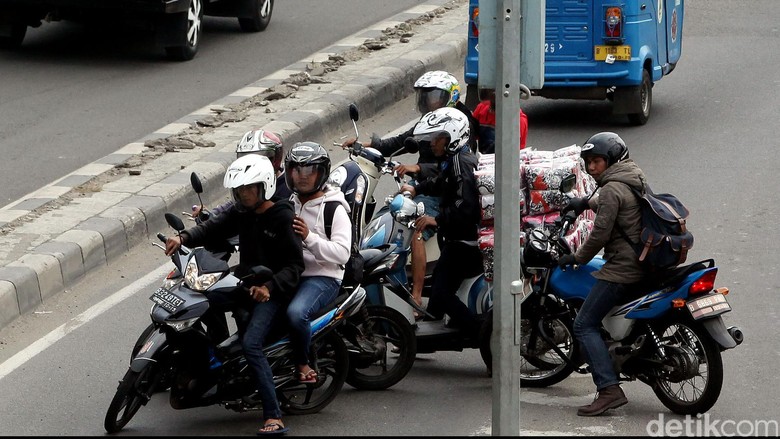 Banyak Motor Lawan Arus, Ini Tanggapan Polisi Banyak Motor Lawan Arus, Ini Tanggapan Polisi