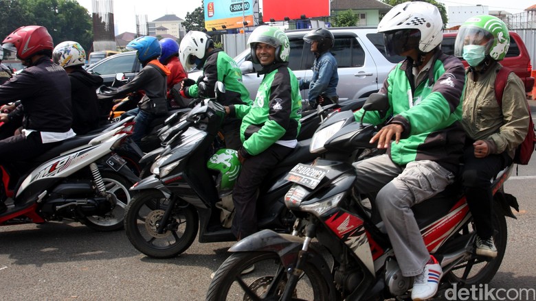 Kalau Naik Ojek Online, Enaknya Naik Motor Apa? Kalau Naik Ojek Online, Enaknya Naik Motor Apa?