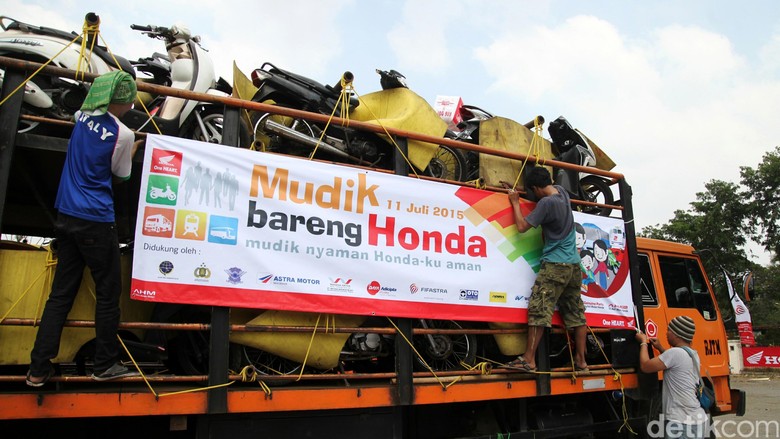 Mudik Pakai Motor Berisiko, Driver Ojek Online Pilih Naik Bus Mudik Pakai Motor Berisiko, Driver Ojek Online Pilih Naik Bus