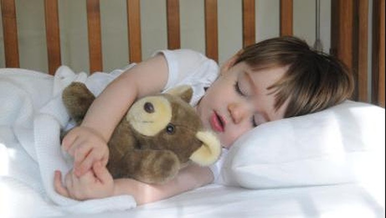 Cara unik membangunkan anak yang sedang tidur (Foto: thinkstock) Cara unik membangunkan anak yang sedang tidur (Foto: thinkstock)