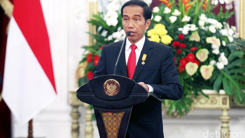 Jokowi Sentil Nelayan yang Ngotot Tangkap Ikan Pakai Cantrang Jokowi Sentil Nelayan yang Ngotot Tangkap Ikan Pakai Cantrang