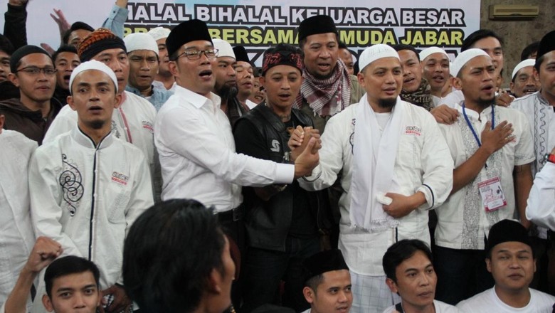 Kehidupan Kemod Setelah Pensiun: Syuting, Ngaji dan Santuni Anak Yatim Kehidupan Kemod Setelah Pensiun: Syuting, Ngaji dan Santuni Anak Yatim