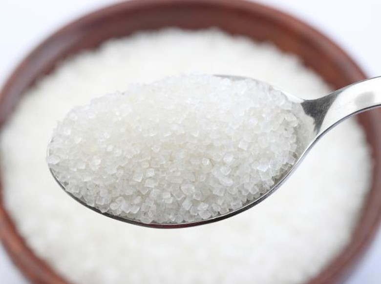 Gula Produksi PTPN XI Diuji Sample untuk Jaga Kualitas Gula Produksi PTPN XI Diuji Sample untuk Jaga Kualitas