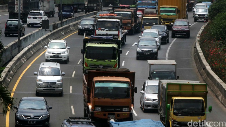 Tarif 18 Ruas Tol Akan Naik, Pengusaha: Bereskan Kemacetan Dulu Tarif 18 Ruas Tol Akan Naik, Pengusaha: Bereskan Kemacetan Dulu