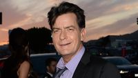 Pacar Baru Charlie Sheen Tak Takut Tertular HIV