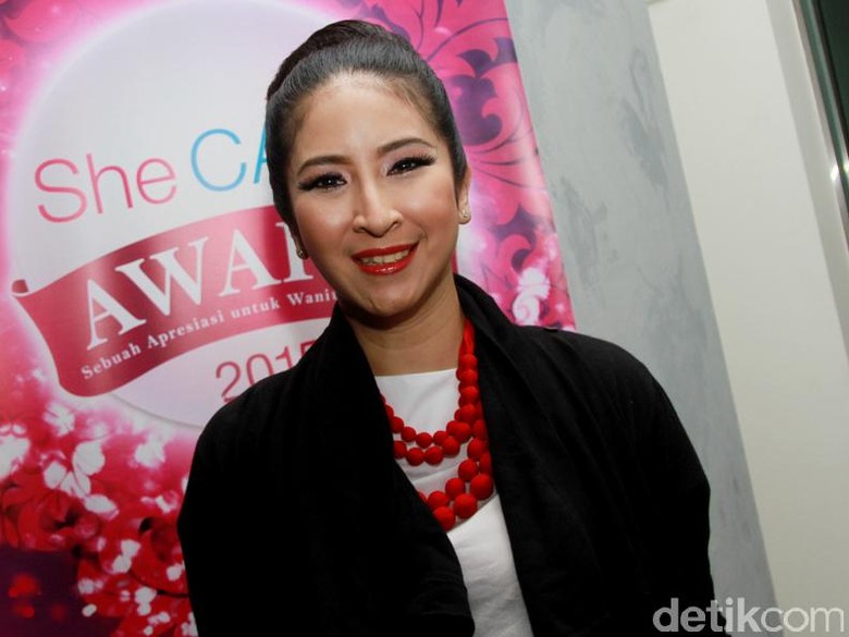 Saran Novita Angie ke Pengendara Wanita: Jangan Cuek dengan Mobil Saran Novita Angie ke Pengendara Wanita: Jangan Cuek dengan Mobil