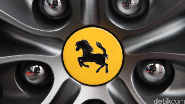 Pabrik Ferrari dan Lamborghini Palsu Digerebek di Spanyol Pabrik Ferrari dan Lamborghini Palsu Digerebek di Spanyol