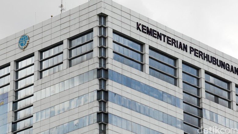 Kemenhub Tawarkan 4 Bandara ke Angkasa Pura I dan II Kemenhub Tawarkan 4 Bandara ke Angkasa Pura I dan II