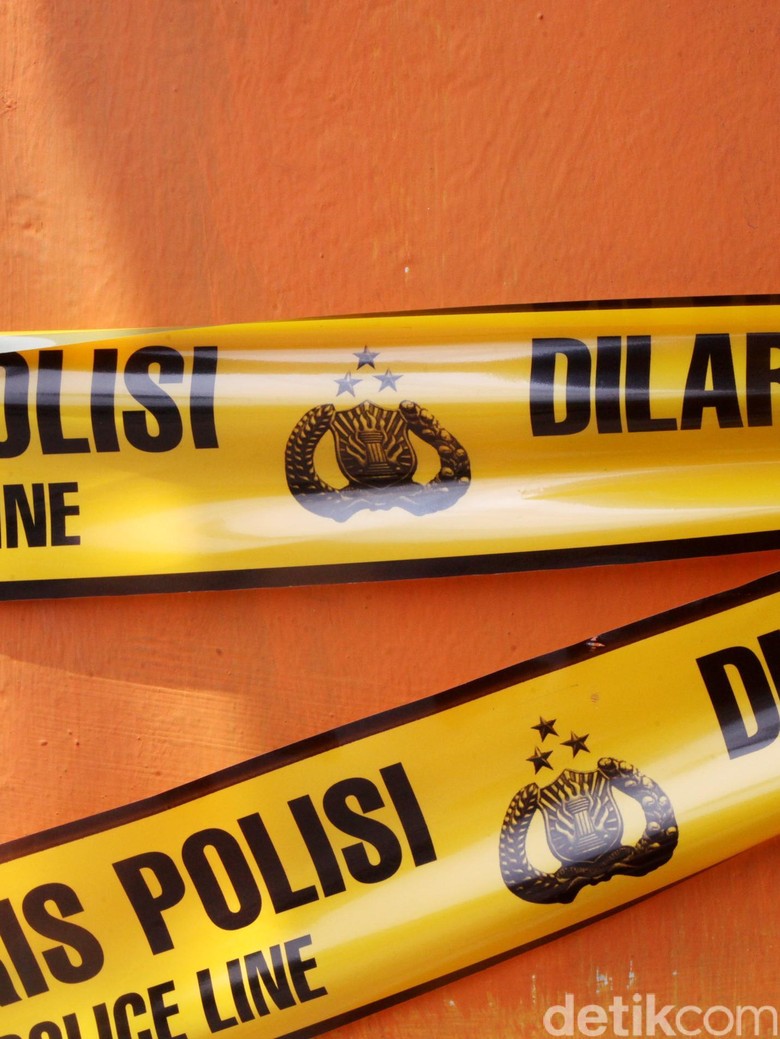 Polisi Temukan Airsoft Gun Replika di Mobil Sri yang Ditemukan Terluka Parah Polisi Temukan Airsoft Gun Replika di Mobil Sri yang Ditemukan Terluka Parah