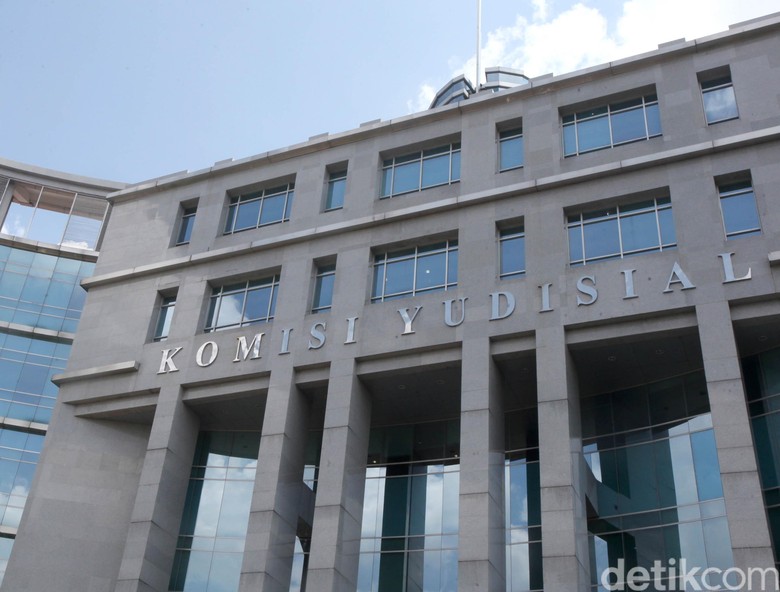 10 Nama Anggota DPR Lenyap di Vonis e-KTP, KY akan Periksa Hakim 10 Nama Anggota DPR Lenyap di Vonis e-KTP, KY akan Periksa Hakim