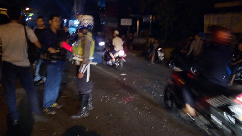 Motor Tabrakan dengan Angkot di Samping PN Jaksel, 1 Orang Tewas Motor Tabrakan dengan Angkot di Samping PN Jaksel, 1 Orang Tewas