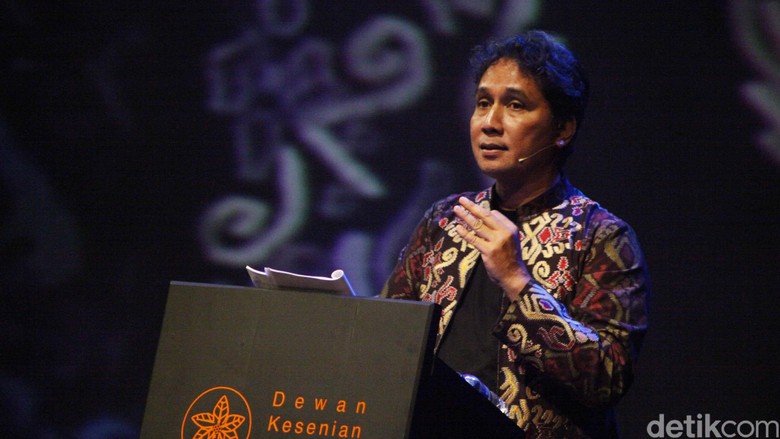 Kemendikbud: Penulis Gaj Ahmada Punya Bukti Apa? Kemendikbud: Penulis Gaj Ahmada Punya Bukti Apa?