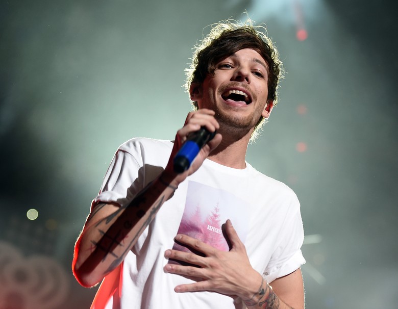 Louis Tomlinson Lebih Utamakan Fans Dibanding Kritikus Louis Tomlinson Lebih Utamakan Fans Dibanding Kritikus