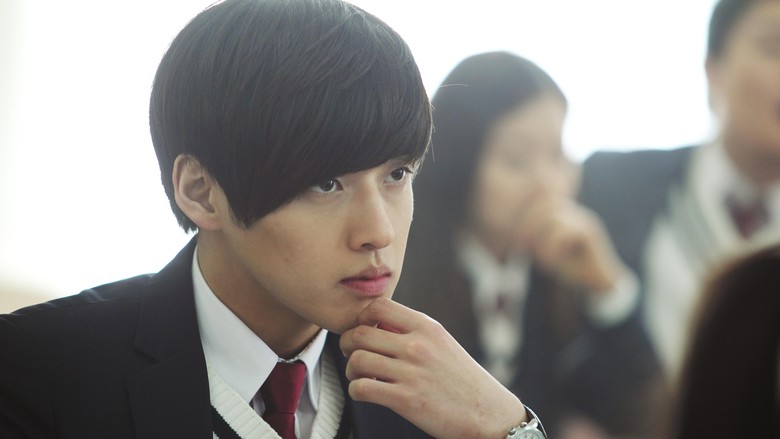 Kang Ha Neul Bicara Perannya dalam Film New Trial Kang Ha Neul Bicara Perannya dalam Film New Trial