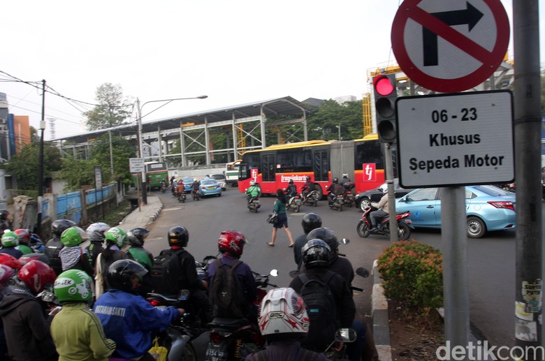 Pembatasan Motor di Jalan Protokol Jakarta Sangat Terburu-buru Pembatasan Motor di Jalan Protokol Jakarta Sangat Terburu-buru