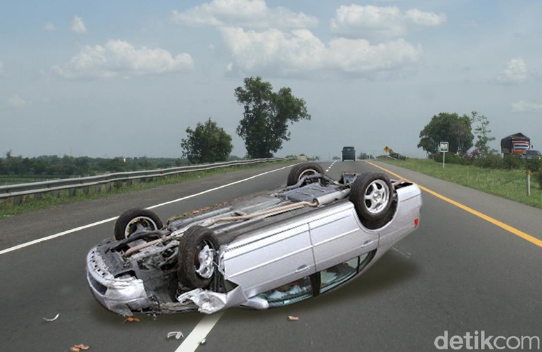 Mobil Terbakar di Ruas Tol Purbaleunyi KM 80 Mobil Terbakar di Ruas Tol Purbaleunyi KM 80