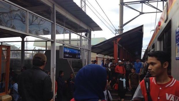 'Meriahnya' Stasiun Bojong Gede Saat Commuter Line Alami 