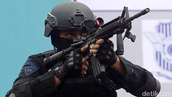 Polantas Boleh Saja Pegang Senjata, Tapi Jangan Disalahgunakan Polantas Boleh Saja Pegang Senjata, Tapi Jangan Disalahgunakan