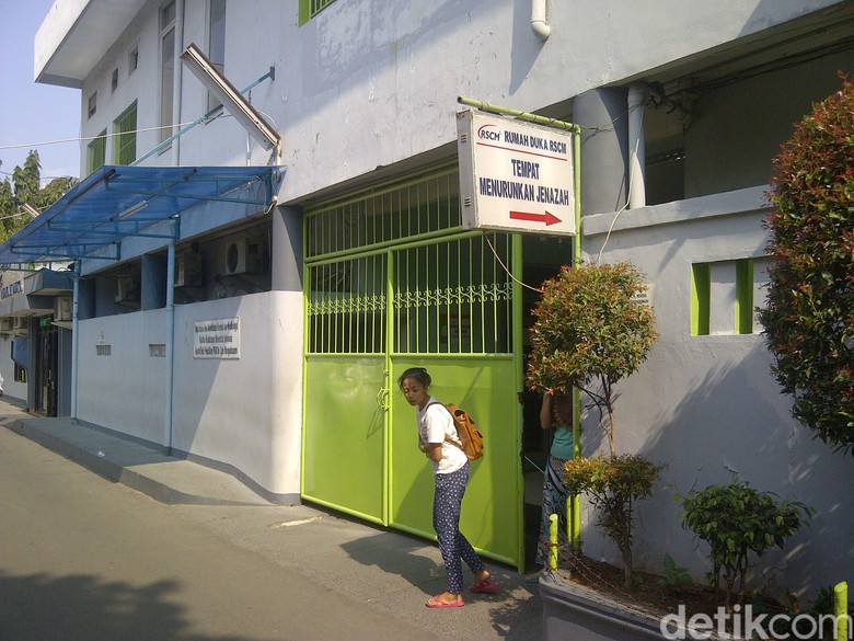 Rahayu Sempat Disarankan Ngebut di Roxy karena Daerah Rawan Rahayu Sempat Disarankan Ngebut di Roxy karena Daerah Rawan