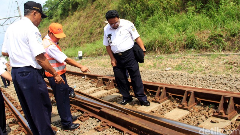 2.428 Km Rel Kereta Baru Kalimantan, Terbangun 100% di 2030 2.428 Km Rel Kereta Baru Kalimantan, Terbangun 100% di 2030