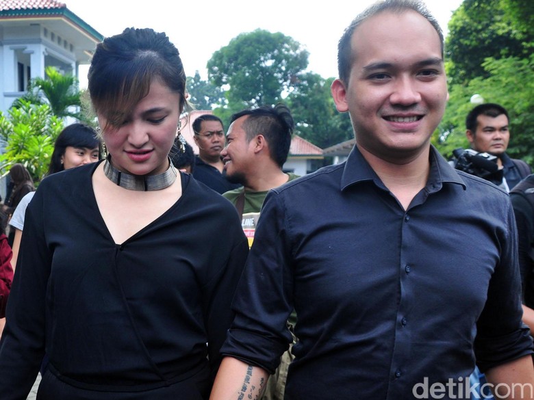 Hapus Postingan di Instagram Soal Marshanda, Egi John Minta Maaf Hapus Postingan di Instagram Soal Marshanda, Egi John Minta Maaf