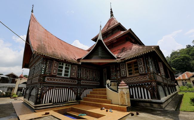 Mengunjungi Masjid Tertua di Padang Panjang