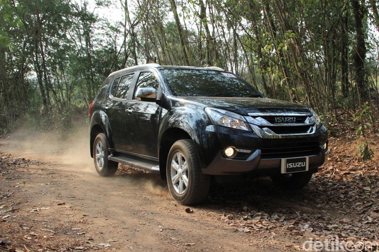 Isuzu MU-X 4x4 Siap Meluncur di Agustus Isuzu MU-X 4x4 Siap Meluncur di Agustus