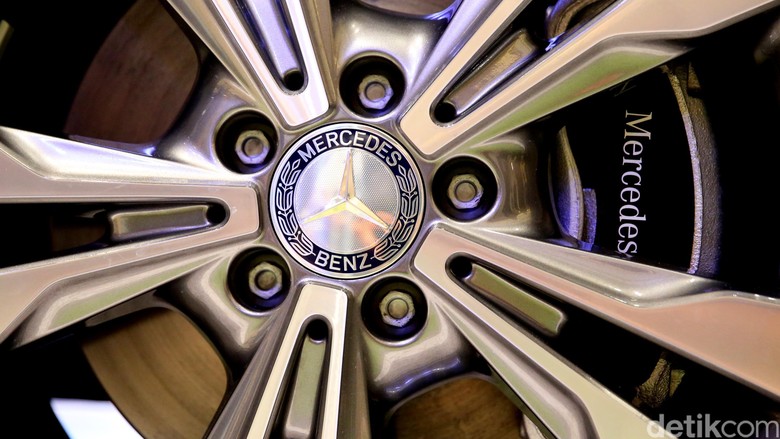 Mercy Pamer Mobil C-Class dan E-Class Hybrid Mercy Pamer Mobil C-Class dan E-Class Hybrid