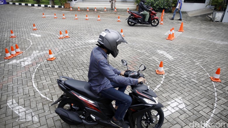 Sudah Ada Tarifnya, Kapan SIM C1 dan C2 Diberlakukan? Sudah Ada Tarifnya, Kapan SIM C1 dan C2 Diberlakukan?