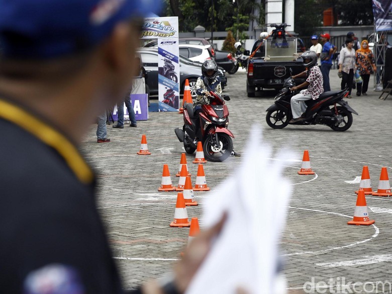 Klasifikasi SIM C Diharapkan Bisa di Pertengahan 2017 Klasifikasi SIM C Diharapkan Bisa di Pertengahan 2017