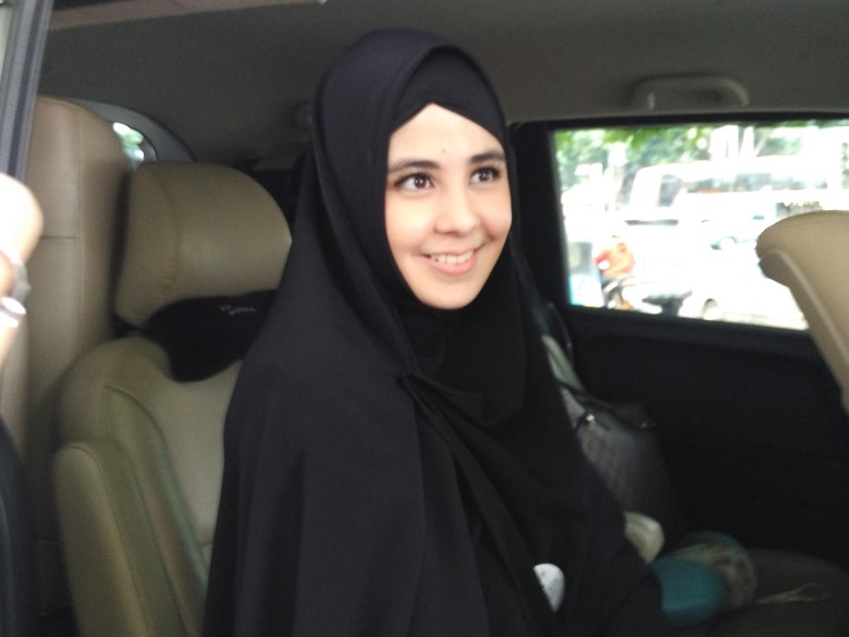 Dhani Pasang Foto Pernikahan dengan Maia, Isu Risty Tagor Lepas Hijab Dhani Pasang Foto Pernikahan dengan Maia, Isu Risty Tagor Lepas Hijab