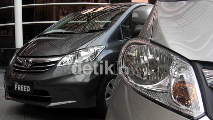 Toyota Sienta Vs Honda Freed Toyota Sienta Vs Honda Freed