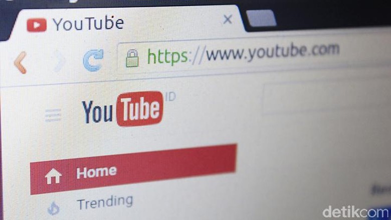 Bocah 8 Tahun Belajar Nyetir di YouTube Buat Beli Burger Bocah 8 Tahun Belajar Nyetir di YouTube Buat Beli Burger