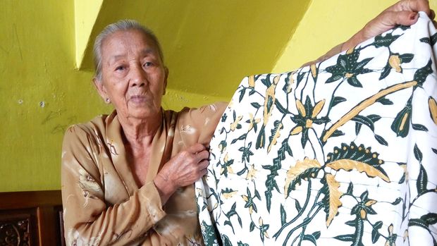 Kisah Mbah Acum, Pembatik Tulis Tradisional Tertua di 