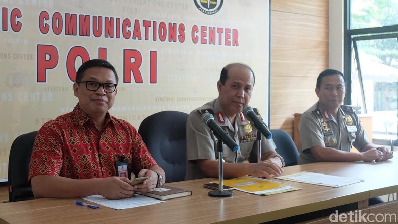 Ini Modus Pidana Buron Century Hartawan yang Dibekuk di Singapura dan Asetnya Ini Modus Pidana Buron Century Hartawan yang Dibekuk di Singapura dan Asetnya