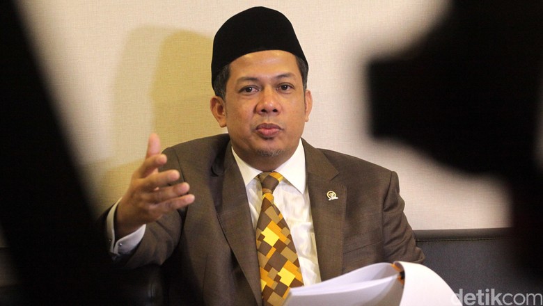 Hasil gambar untuk Fahri Hamzah