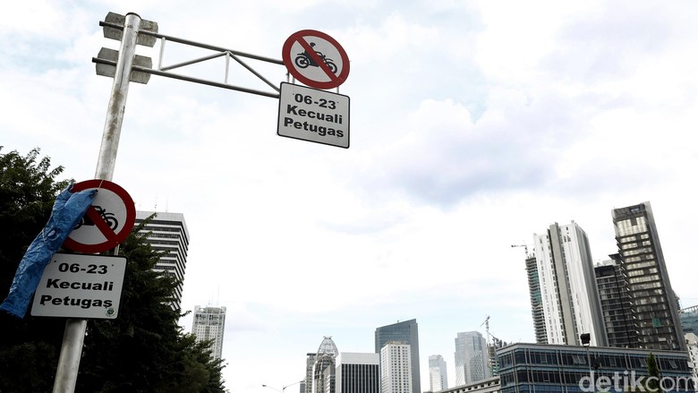 Motor akan Dilarang Melintas, Karyawan di Rasuna Said Mengeluh Motor akan Dilarang Melintas, Karyawan di Rasuna Said Mengeluh