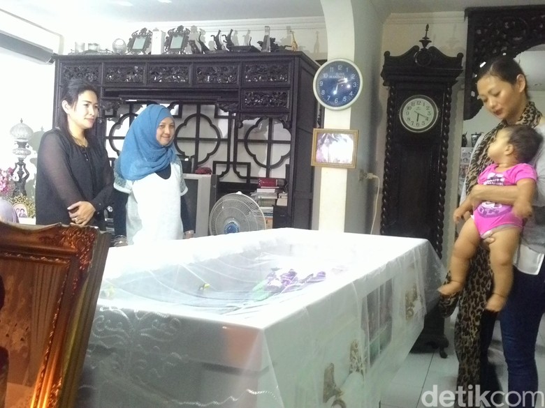 Indah Kalalo Kenang Kebahagiaan bersama Mendiang Ibundanya Indah Kalalo Kenang Kebahagiaan bersama Mendiang Ibundanya