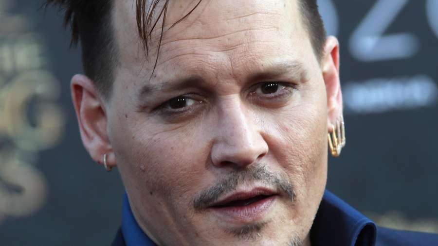 Johnny Depp Dengan Gaya Rambut Berantakan Yay Or Nay