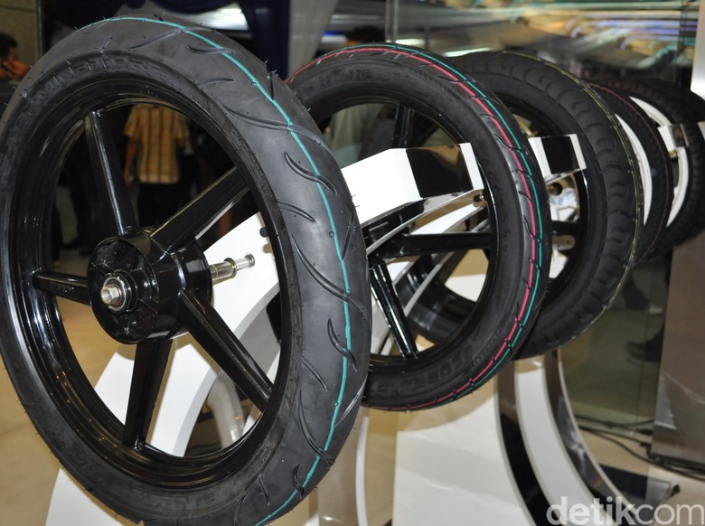 Achilles-Corsa Ban Resmi Klub Paris Saint-German Achilles-Corsa Ban Resmi Klub Paris Saint-German